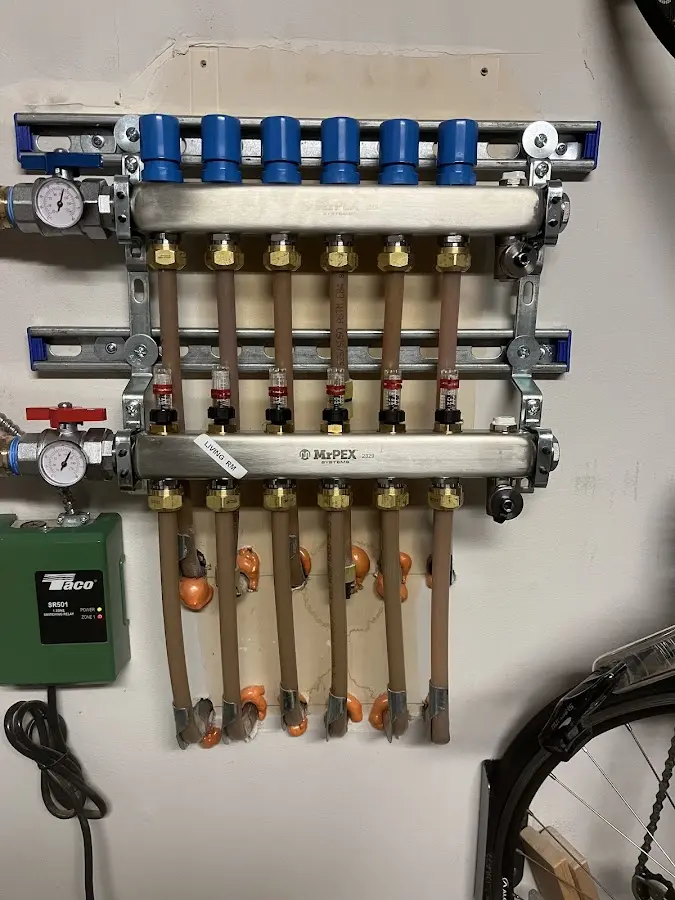 Plumber performing Sink Repair at a residential property in Del Rio